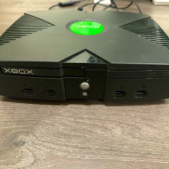 Original Xbox refurnished with a 3TB Hard drive 655 original Xbox games